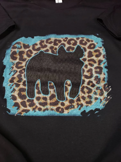 Youth Show Pig Turquoise Leopard Back Ground Showing T-Shirt Livestock Ag